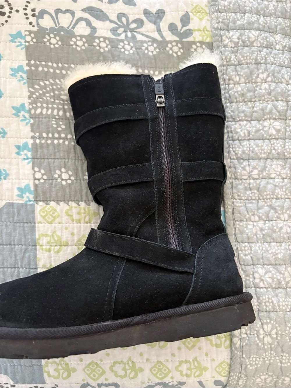 UGG K Maddi II Kids Black Buckle Boots